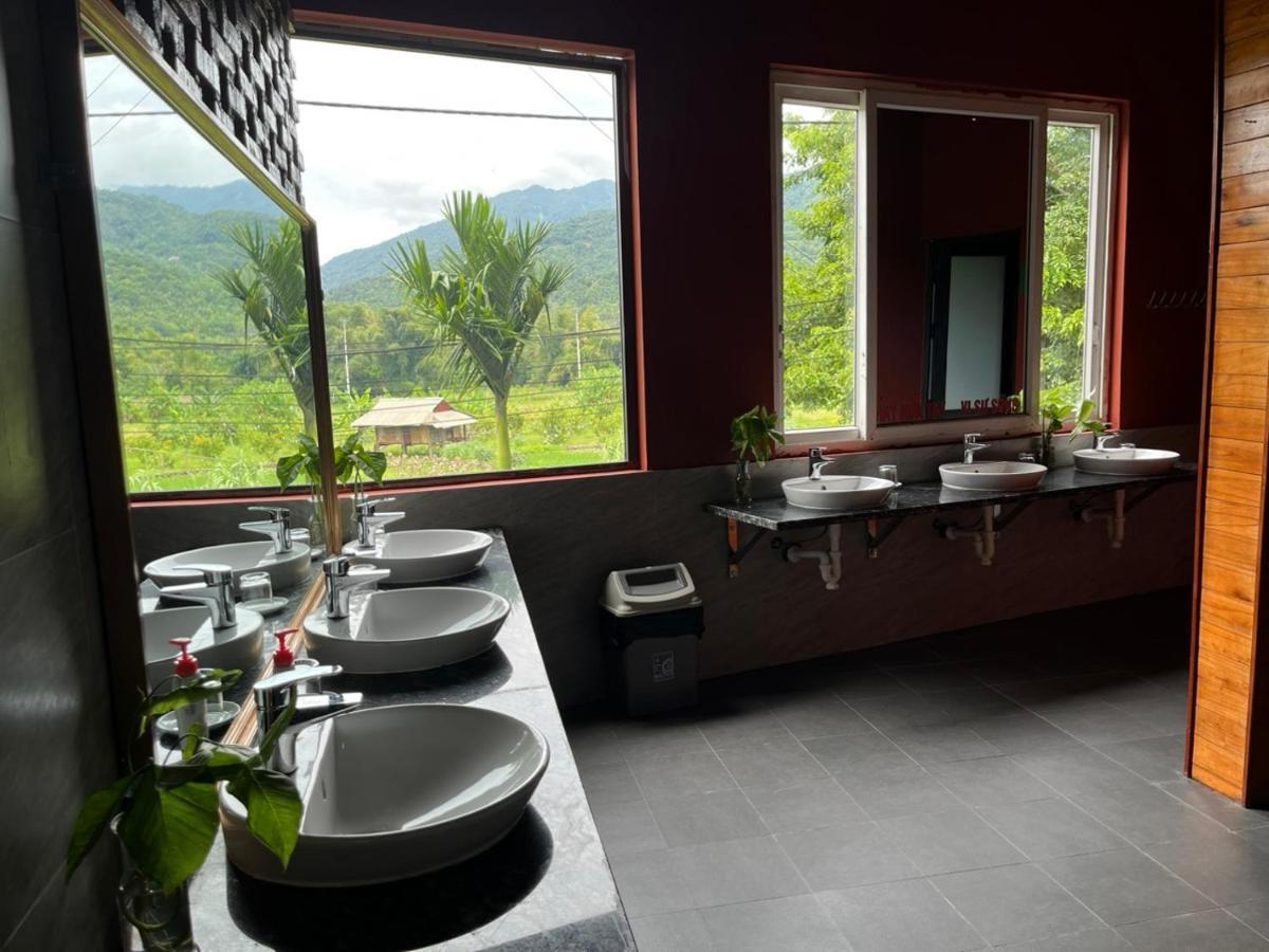 Rocks Ha Giang Hostel & Tour Exterior photo
